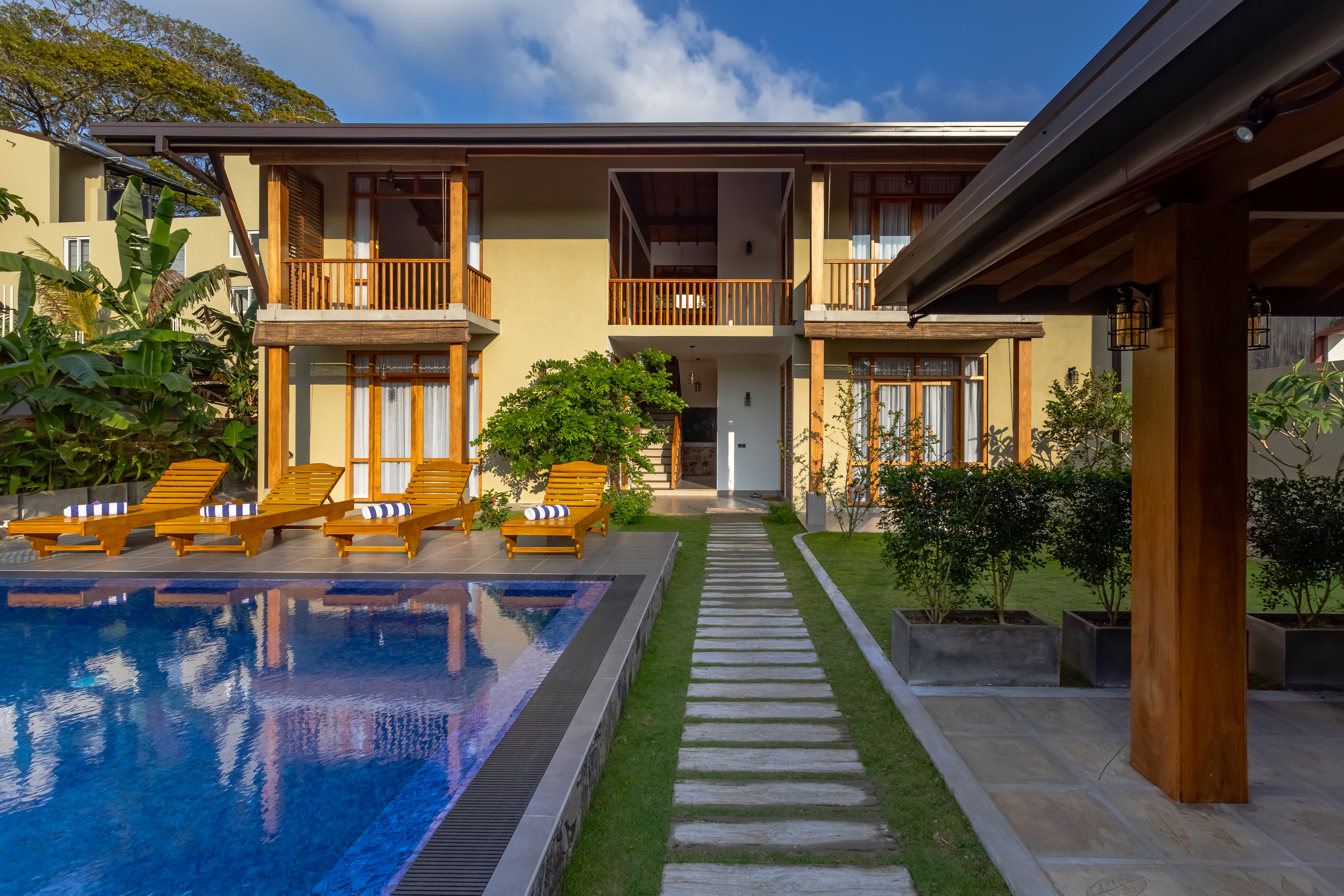 B24 Villa Bentota, Garden and Pool